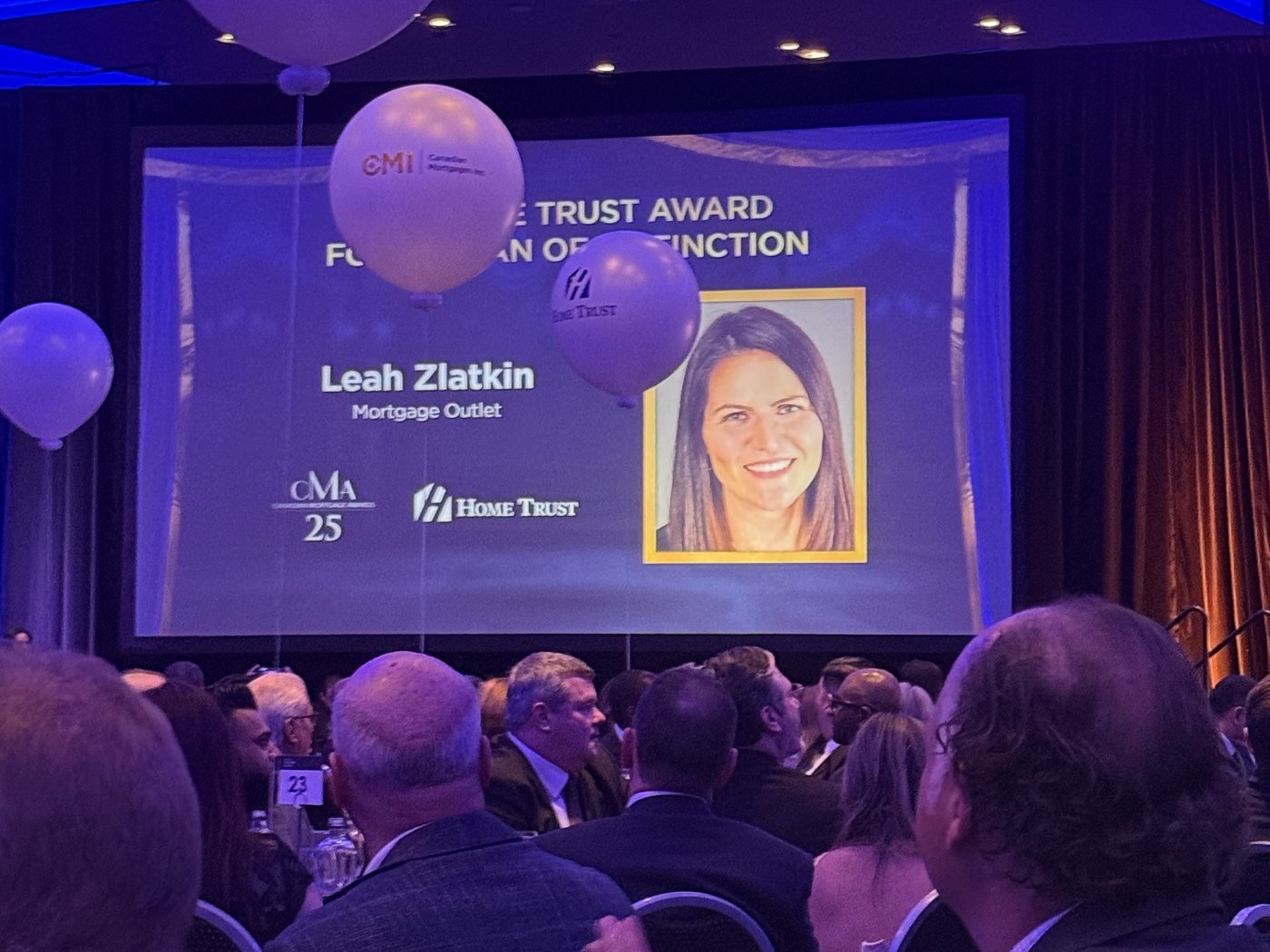 Leah recognized at the Canadian Mortgage Awards Women of Distinction gala